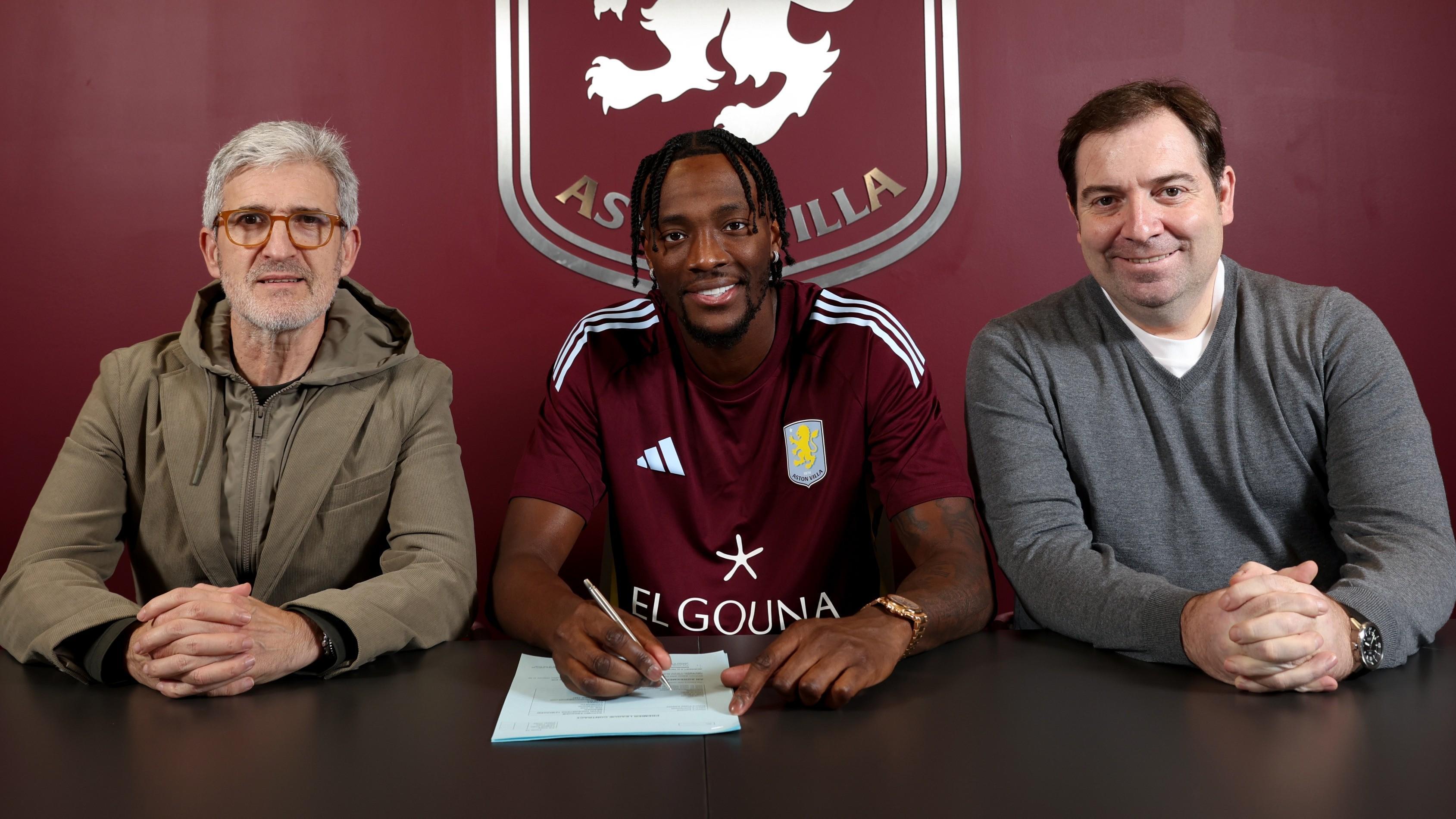 官方：维拉签下前锋亚伯拉罕；据悉转会费为2100万欧